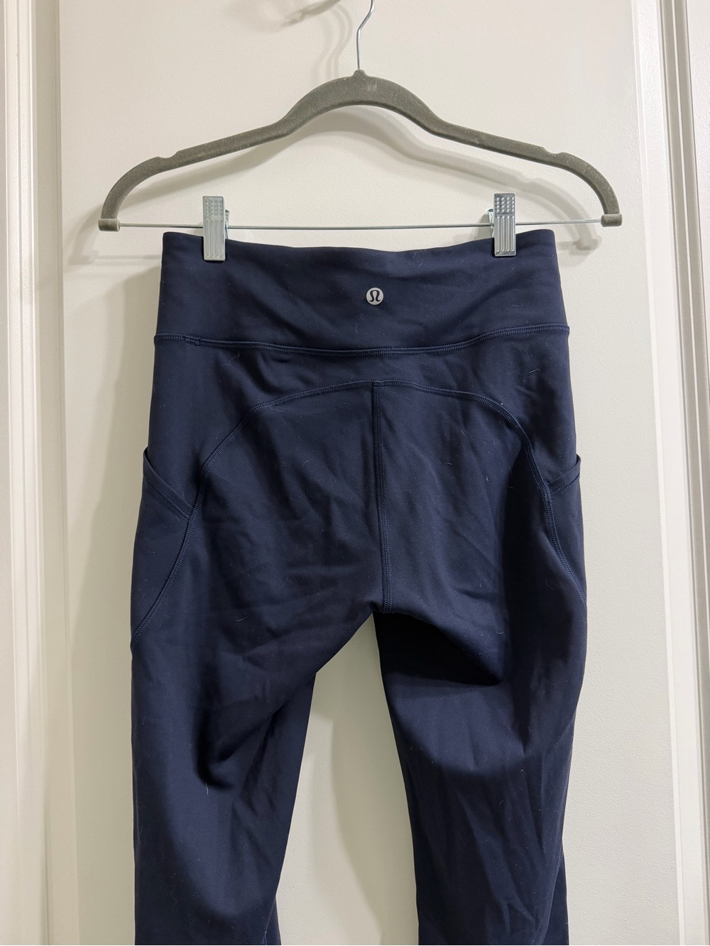 Lululemon Navy capri leggings with side pockets